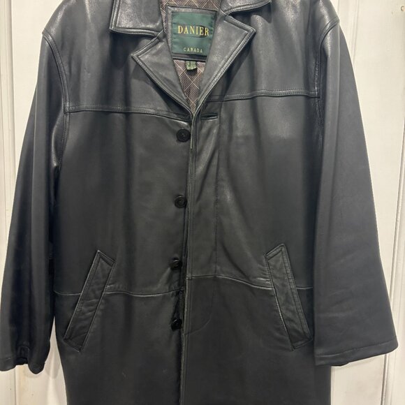 Danier Canada Classic Black Leather Car Coat – Size Medium or Large - Picture 1 of 5